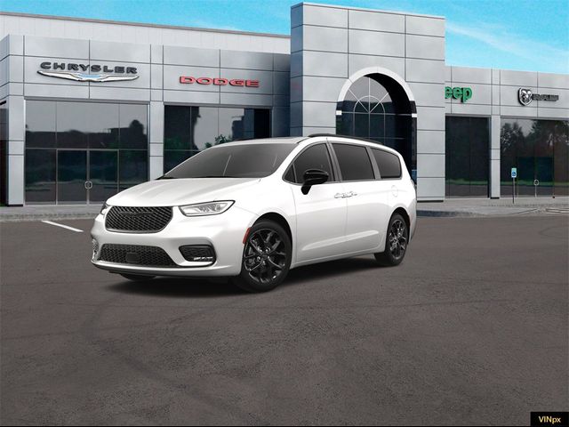 2024 Chrysler Pacifica Touring-L