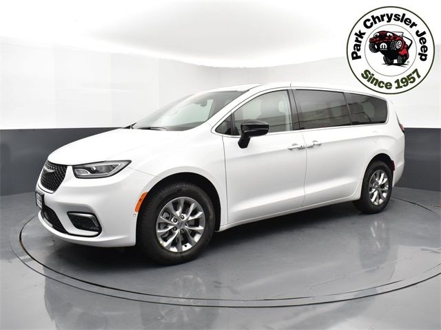 2024 Chrysler Pacifica Touring-L