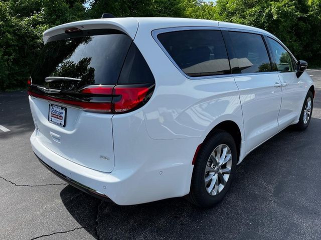 2024 Chrysler Pacifica Touring-L