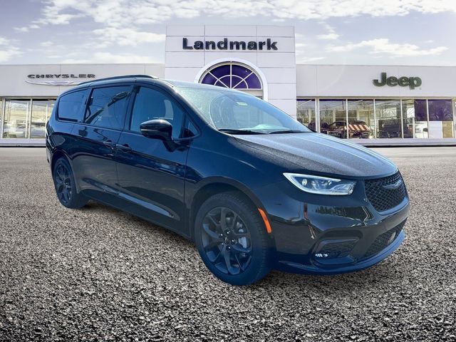 2024 Chrysler Pacifica Touring-L