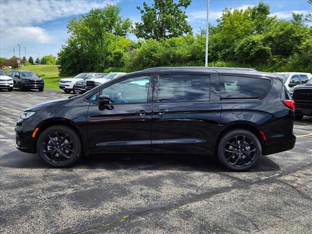 2024 Chrysler Pacifica Touring-L