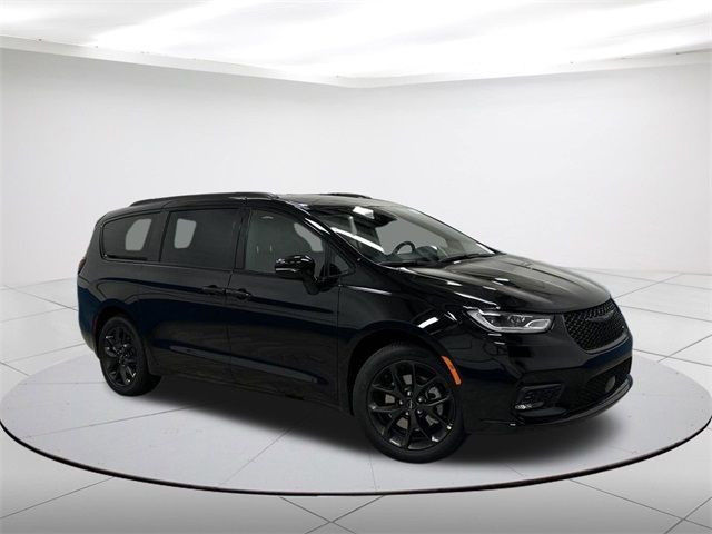 2024 Chrysler Pacifica Touring-L