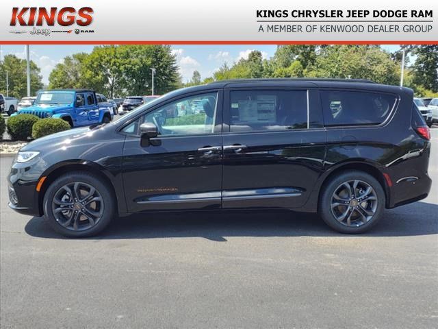 2024 Chrysler Pacifica Touring-L