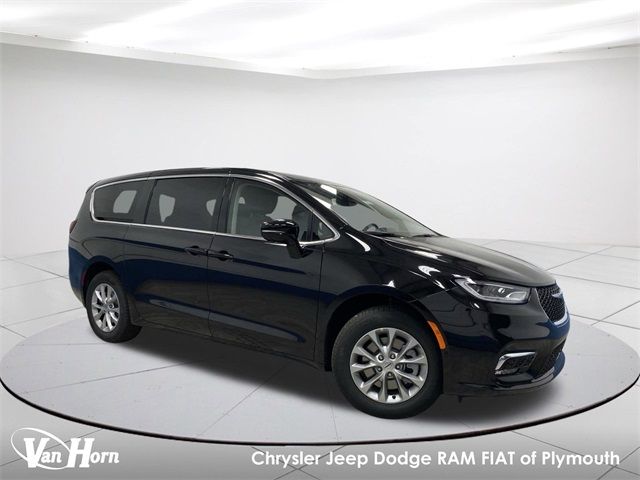 2024 Chrysler Pacifica Touring-L