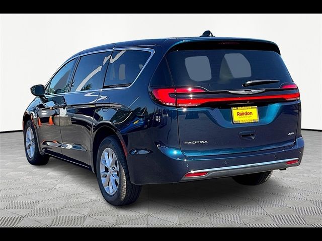 2024 Chrysler Pacifica Touring-L