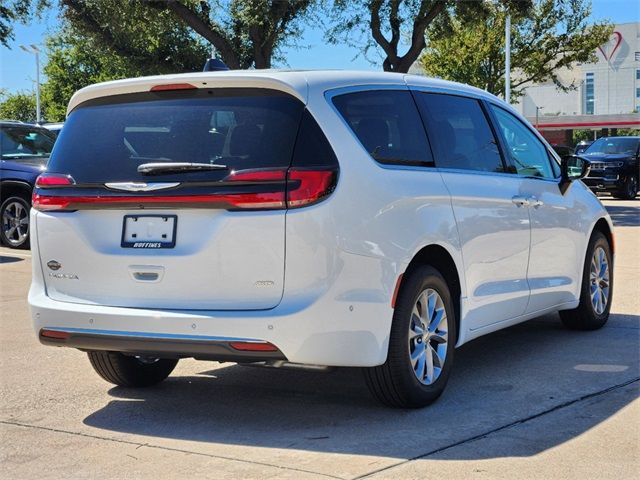 2024 Chrysler Pacifica Touring-L