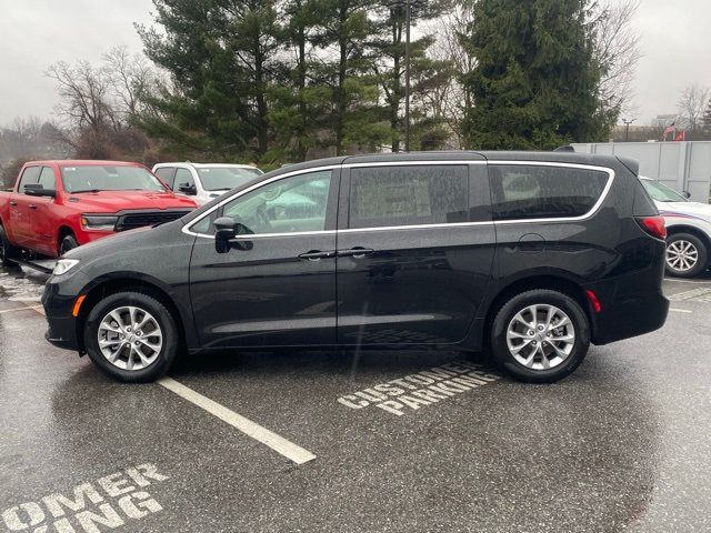 2024 Chrysler Pacifica Touring-L