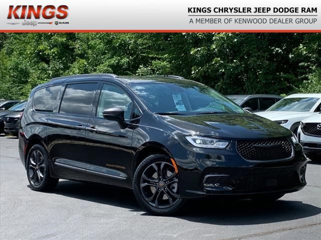 2024 Chrysler Pacifica Touring-L