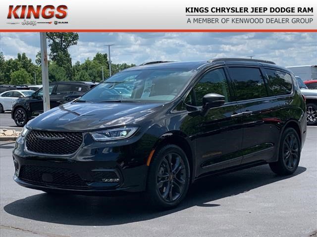 2024 Chrysler Pacifica Touring-L