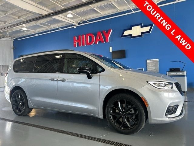 2024 Chrysler Pacifica Touring-L