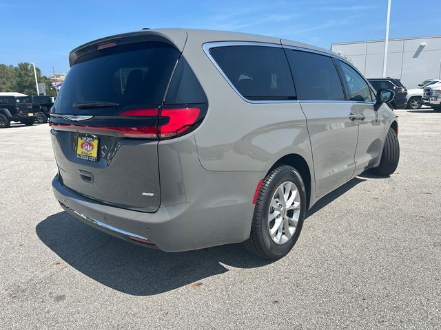 2024 Chrysler Pacifica Touring-L