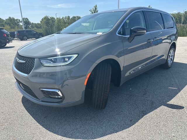 2024 Chrysler Pacifica Touring-L