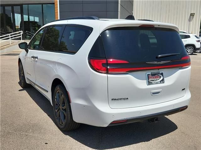 2024 Chrysler Pacifica Touring-L