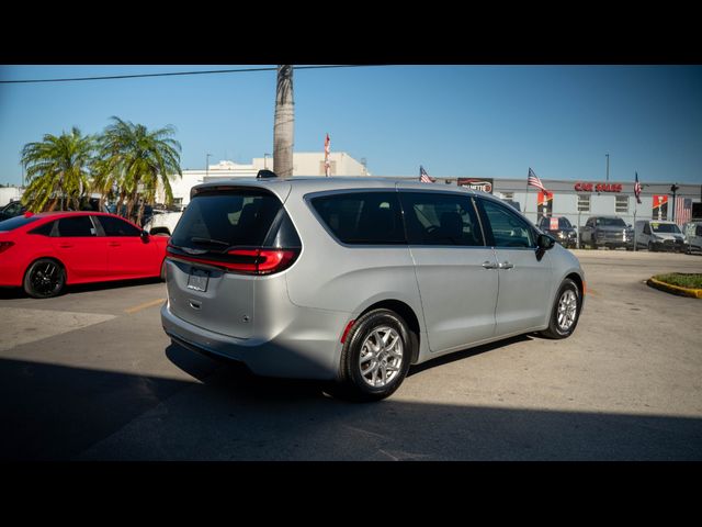 2024 Chrysler Pacifica Touring-L