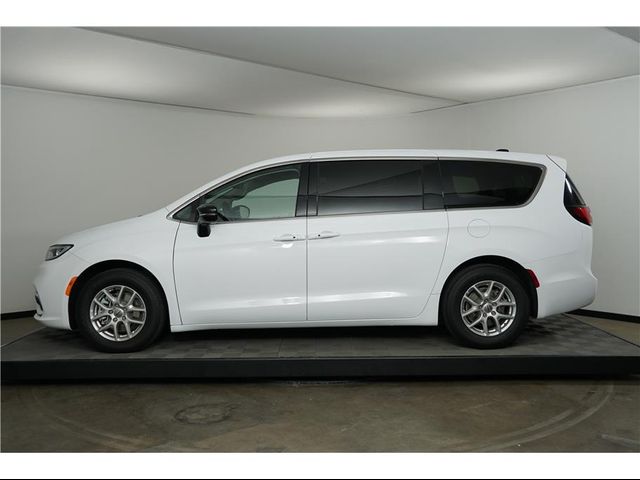 2024 Chrysler Pacifica Touring-L