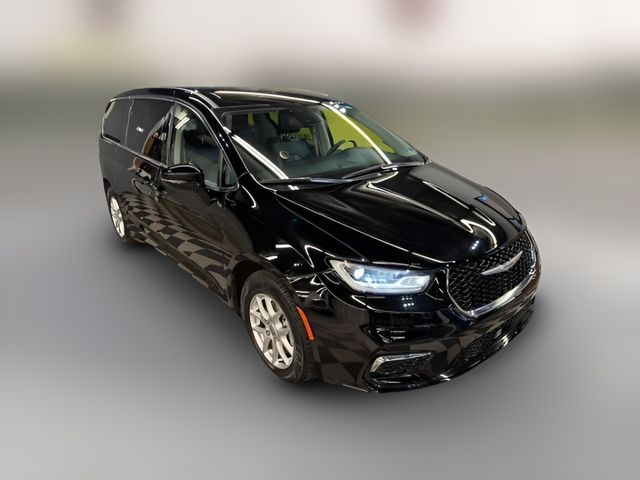 2024 Chrysler Pacifica Touring-L