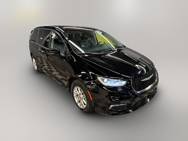 2024 Chrysler Pacifica Touring-L