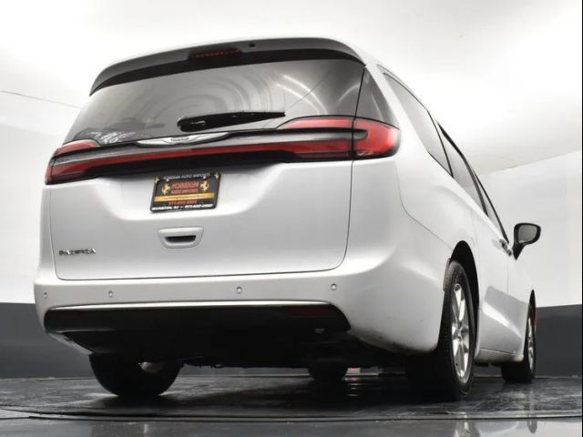 2024 Chrysler Pacifica Touring-L