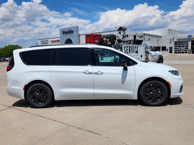 2024 Chrysler Pacifica Hybrid Premium S Appearance Pkg