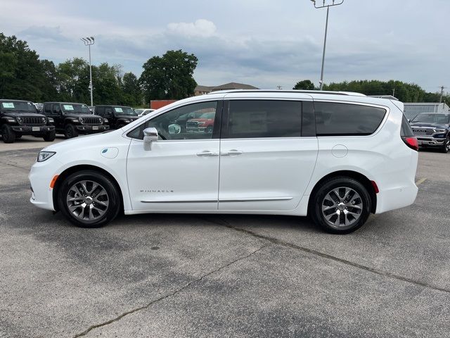 2024 Chrysler Pacifica Hybrid Pinnacle