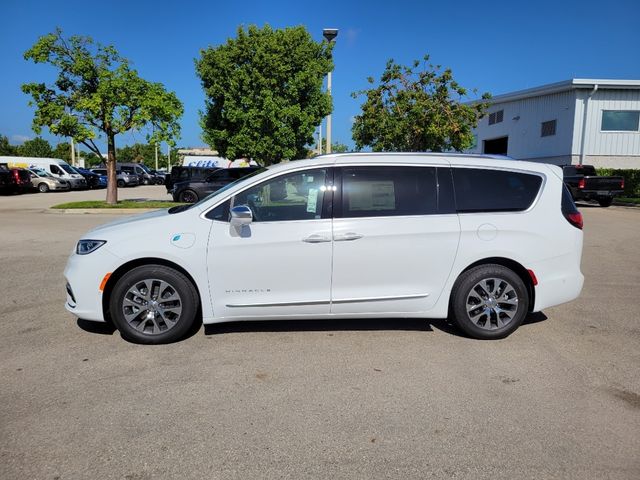 2024 Chrysler Pacifica Hybrid Pinnacle