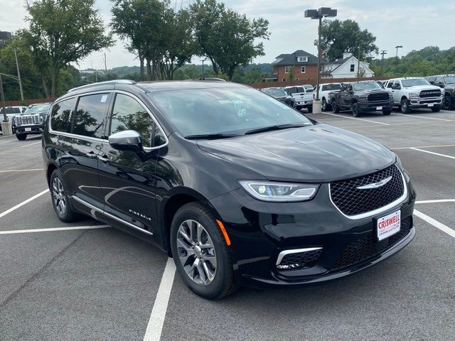 2024 Chrysler Pacifica Hybrid Pinnacle