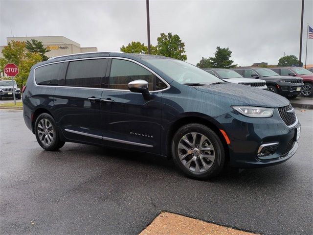 2024 Chrysler Pacifica Hybrid Pinnacle