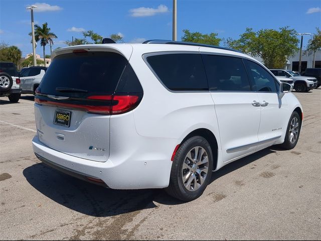 2024 Chrysler Pacifica Hybrid Pinnacle