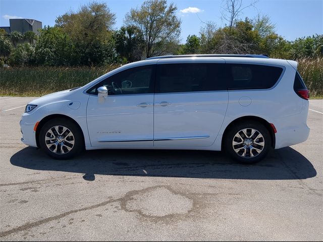 2024 Chrysler Pacifica Hybrid Pinnacle