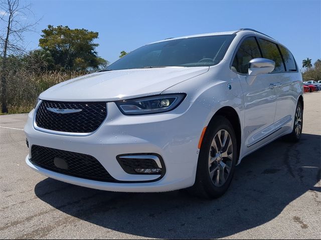 2024 Chrysler Pacifica Hybrid Pinnacle