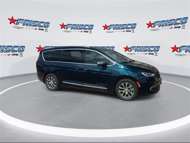 2024 Chrysler Pacifica Hybrid Pinnacle