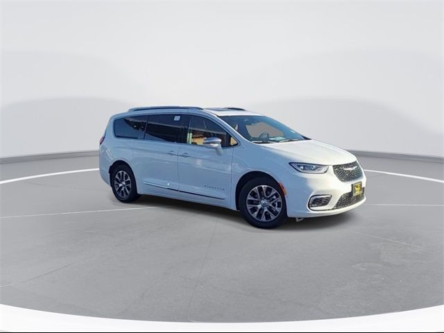 2024 Chrysler Pacifica Hybrid Pinnacle