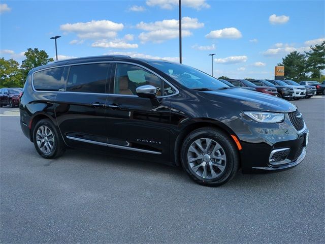 2024 Chrysler Pacifica Hybrid Pinnacle