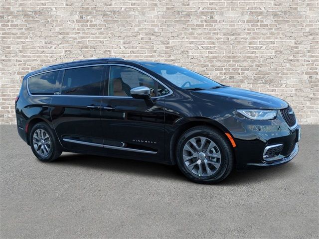 2024 Chrysler Pacifica Hybrid Pinnacle