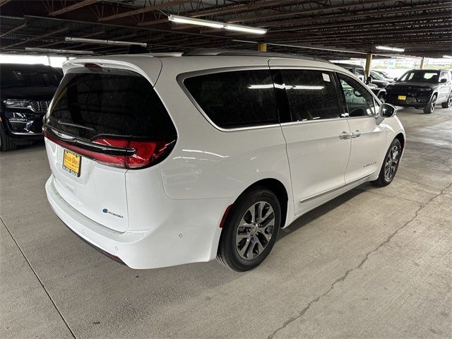 2024 Chrysler Pacifica Hybrid Pinnacle