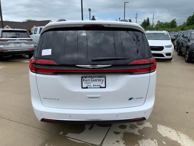 2024 Chrysler Pacifica Hybrid Pinnacle