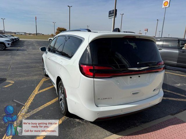 2024 Chrysler Pacifica Hybrid Pinnacle