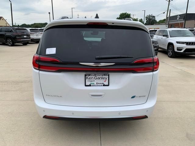 2024 Chrysler Pacifica Hybrid Pinnacle