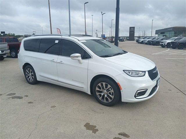 2024 Chrysler Pacifica Hybrid Pinnacle