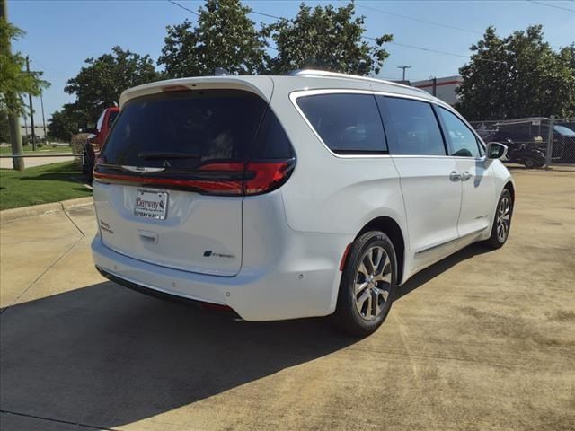 2024 Chrysler Pacifica Hybrid Pinnacle