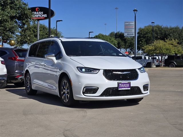 2024 Chrysler Pacifica Hybrid Pinnacle