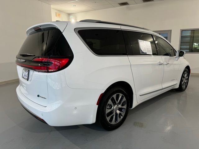 2024 Chrysler Pacifica Hybrid Pinnacle