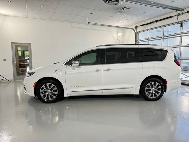 2024 Chrysler Pacifica Hybrid Pinnacle