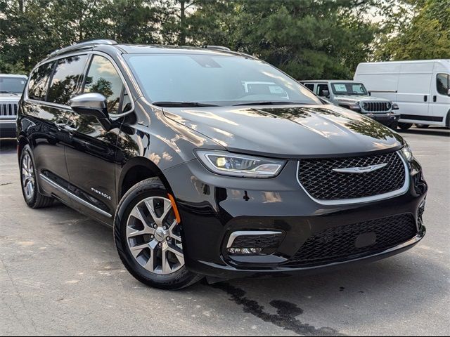 2024 Chrysler Pacifica Hybrid Pinnacle