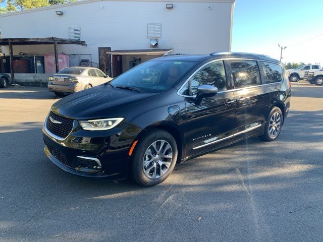 2024 Chrysler Pacifica Hybrid Pinnacle