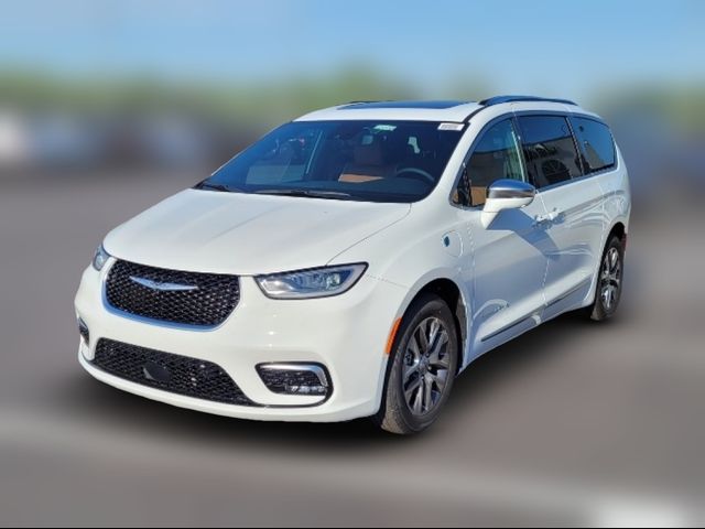 2024 Chrysler Pacifica Hybrid Pinnacle