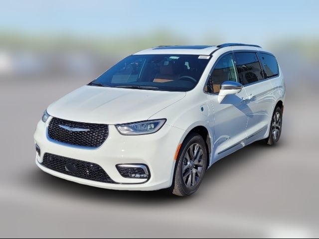 2024 Chrysler Pacifica Hybrid Pinnacle