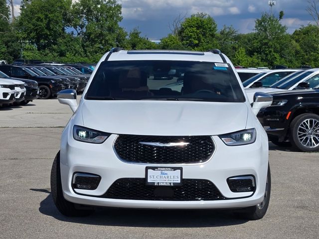 2024 Chrysler Pacifica Hybrid Pinnacle