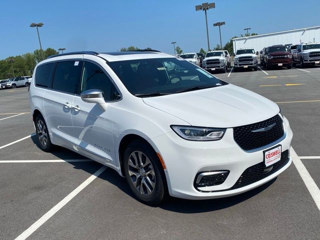 2024 Chrysler Pacifica Hybrid Pinnacle