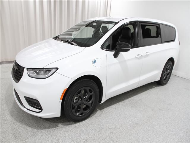 2024 Chrysler Pacifica Hybrid S Appearance Pkg